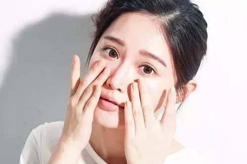 冬天護(hù)膚常識(shí)之補(bǔ)水保濕要點(diǎn)