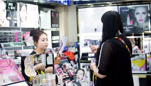 化妝品店BA做微商