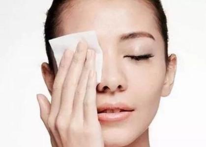 卸妝水和卸妝油有什么區(qū)別